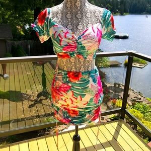 Fashion Nova 2 piece floral skirt set - Size Medium NWT $20